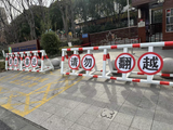 Safety facilities at the entrance of kindergartens, schools, gas stations, anti-horse moving guardrails, roadblocks, and steel anti-collision guardrails